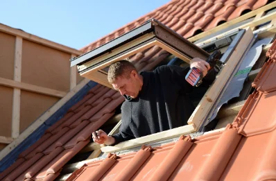 Pose de fenêtres de toit Velux à Poyans